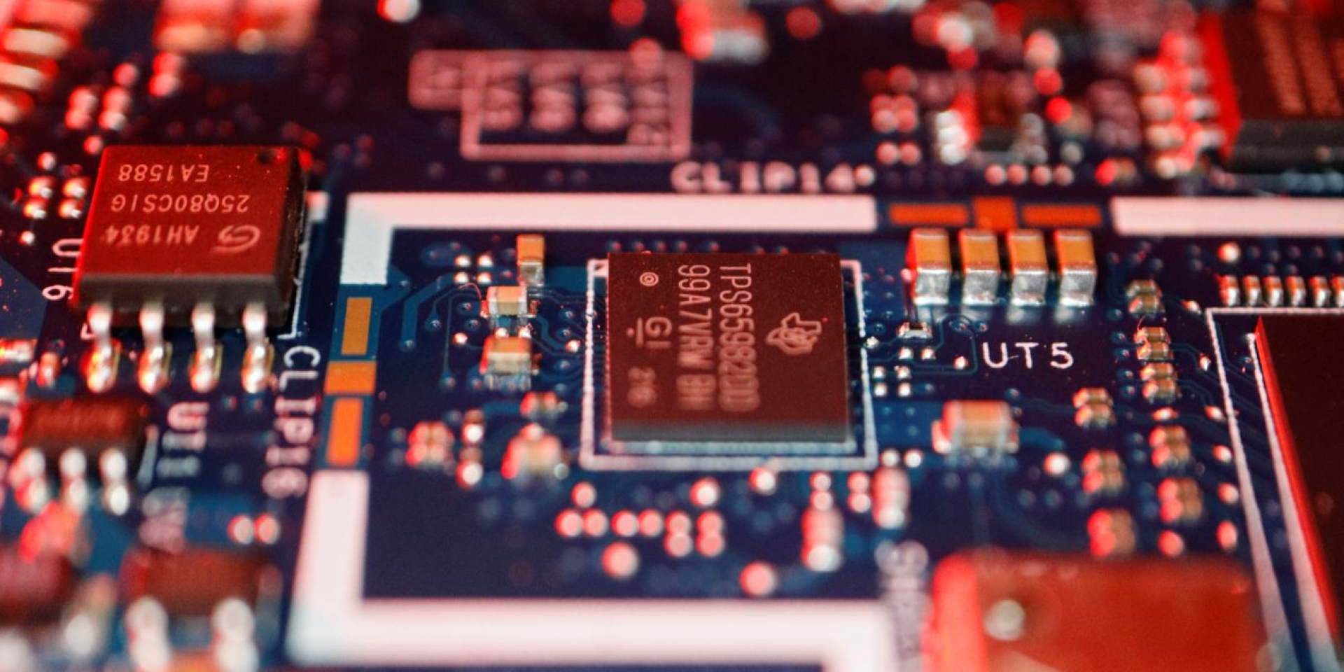 Samsung и SK Hynix планируют построить четыре новых завода на юге Южной Кореи (Фото: Reuters)