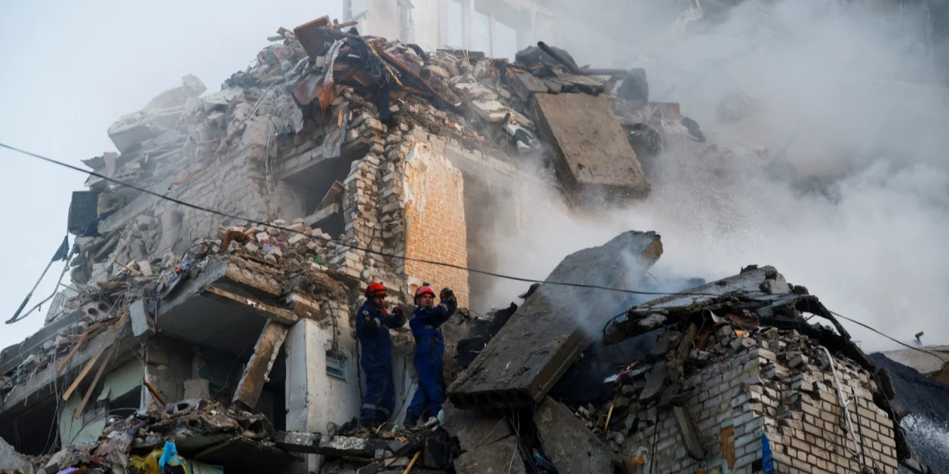 Последствия российского удара по Киеву в ночь на 2 июля (Фото: REUTERS/Valentyn Ogirenko)