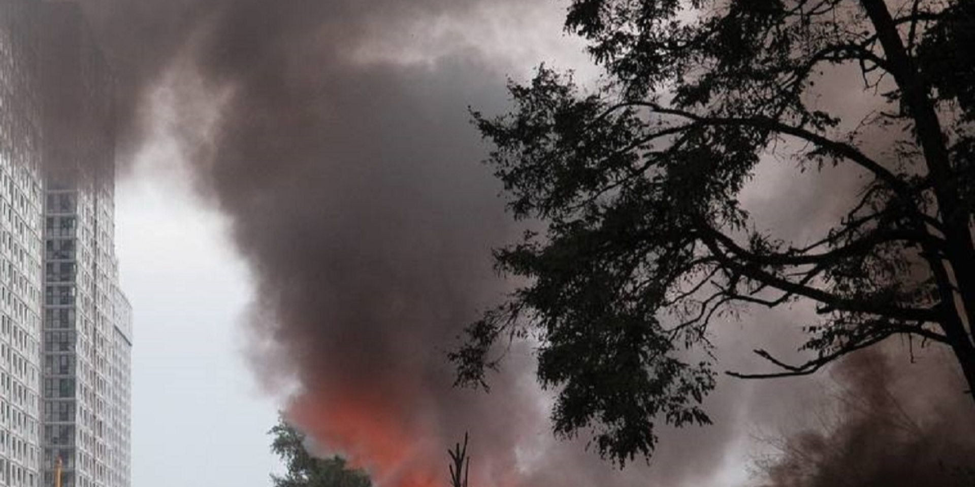 Smoke is rising in Kyiv after the Russian attack overnight on July 6 (Photo: Ukraine's SES / Telegram)