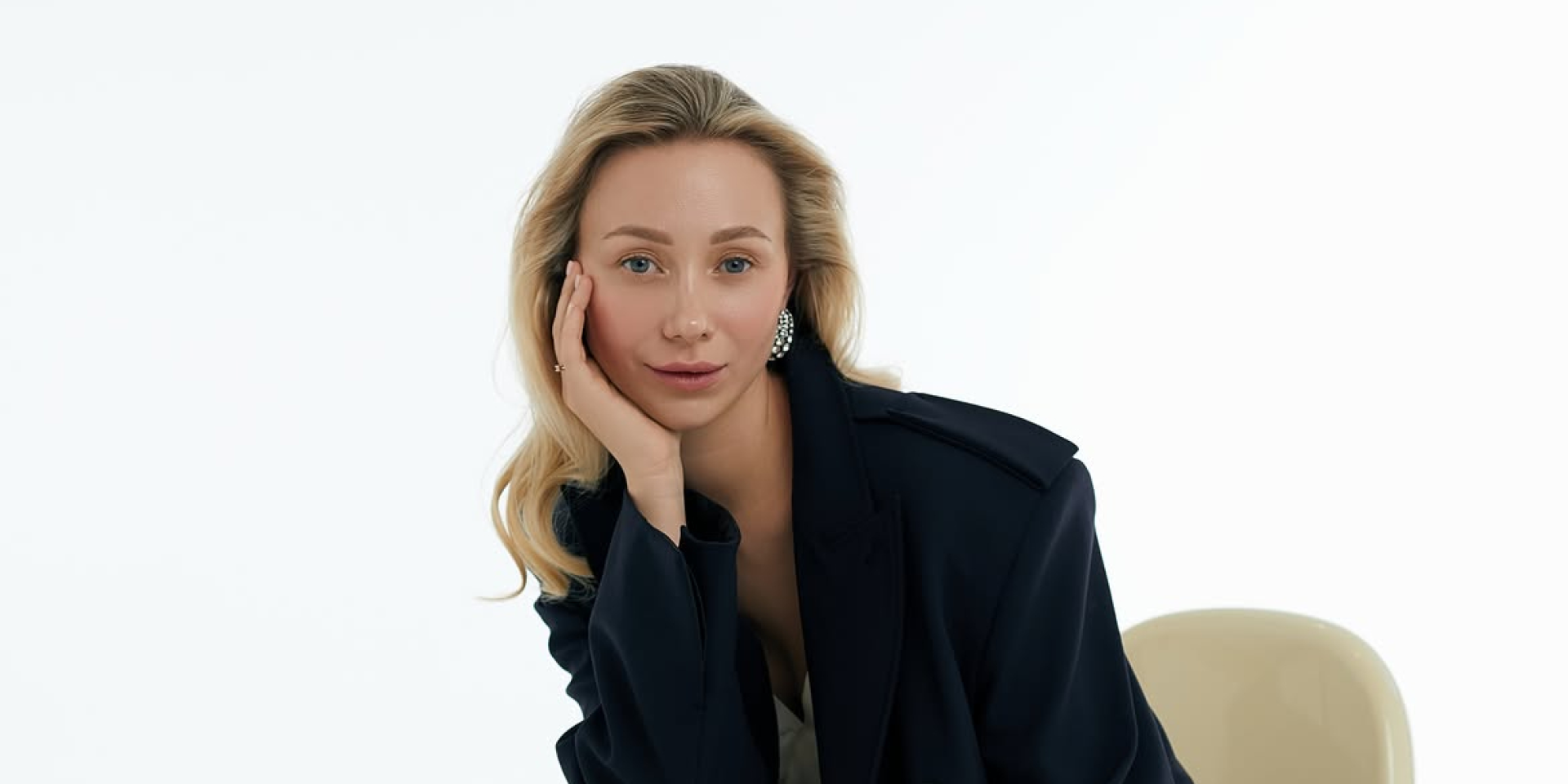 Екатерина Репяхова сообщила о попадании в жилой комплекс, где она проживает вместе с Виктором Павликом (Фото: repyahovakate/Instagram)