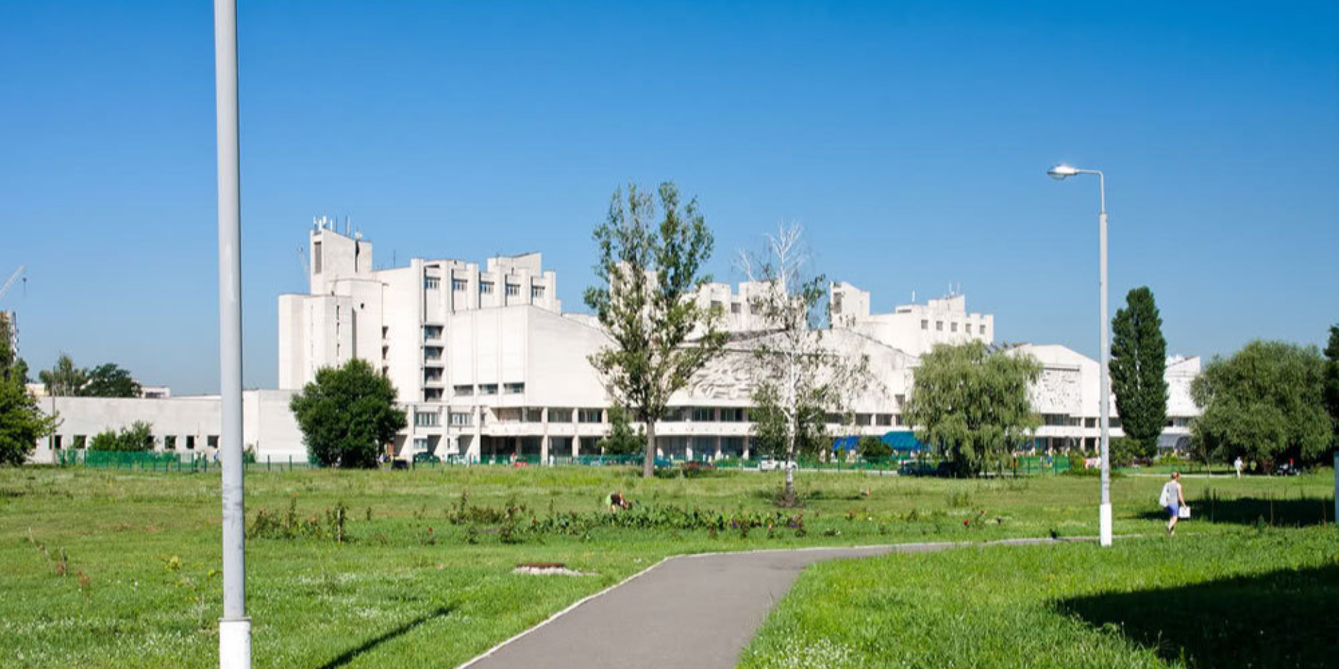 The KNUTSh at VDNH was damaged (Photo: kyivpastfuture.com.ua)