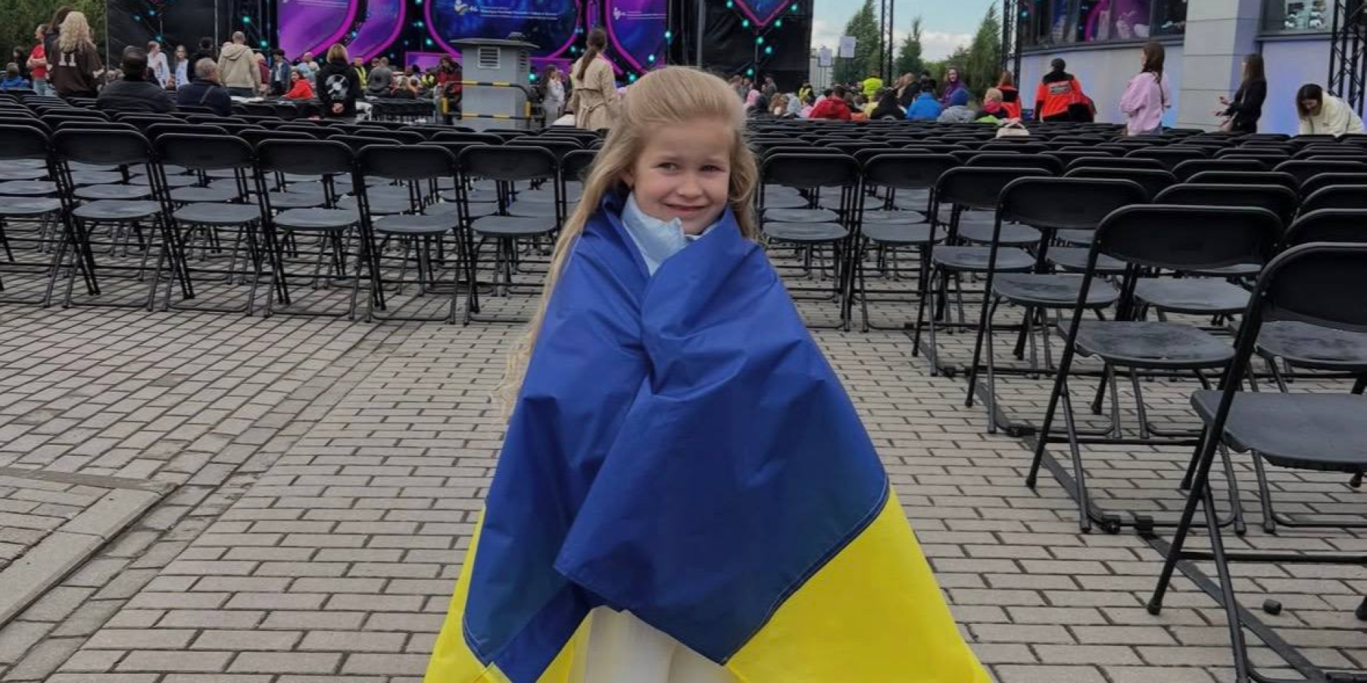 Львовчанка Анна спела в поддержку киевлян (Фото: Анна Какапич/Instagram/Скриншот)