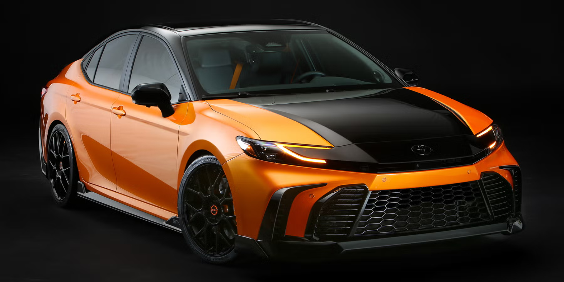 Toyota подала заявку на название Camry Apex (Фото: Toyota/Autoweek)