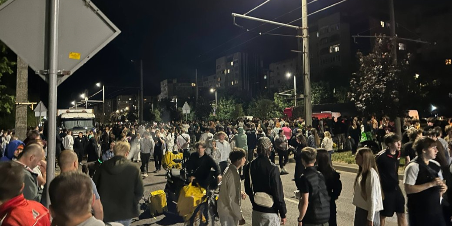 A conflict broke out in Lviv between a group of civilians and military personnel of the Central Criminal Police, who detained a wanted man, July 8, 2026 (Photo: Suspilne)