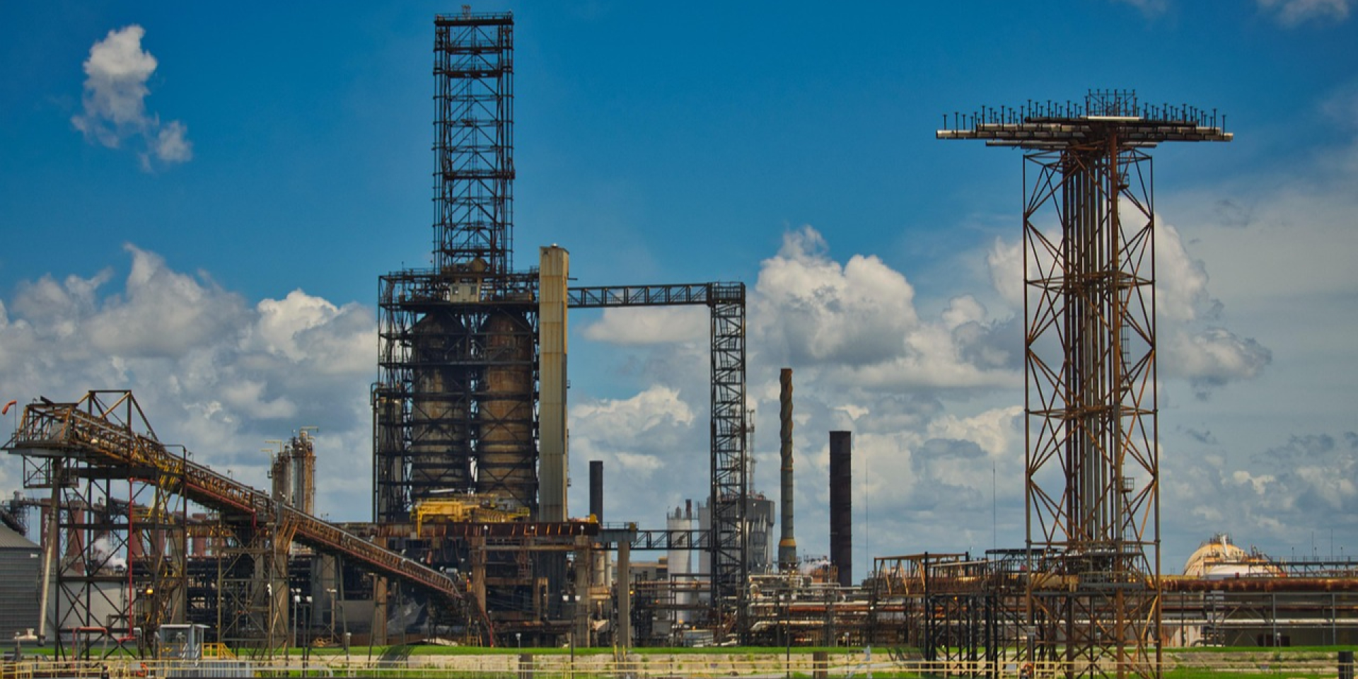 Переробка нафти може стати дешевшою (Фото: pixabay)