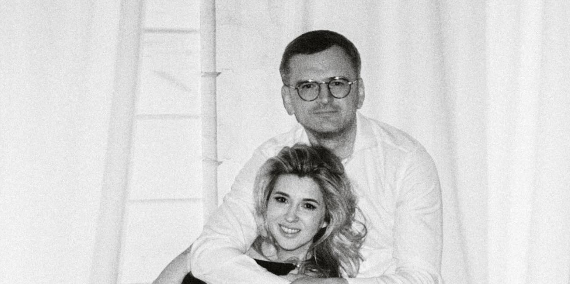 Светлана Павелецкая поделилась кадрами из семейной фотосессией с Дмитрием Кулебой (Фото: instagram.com/paveletskaya_svitlana)