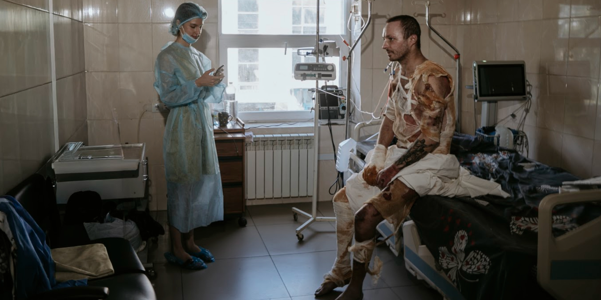 Защитник Андрей выжил после ожогов 90% поверхности тела и успешно проходит лечение (Фото: Илья Ларионов)