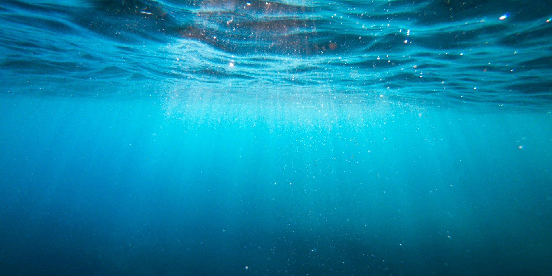 Добувати корисні копалини можна й з морської води (Фото: unsplash)