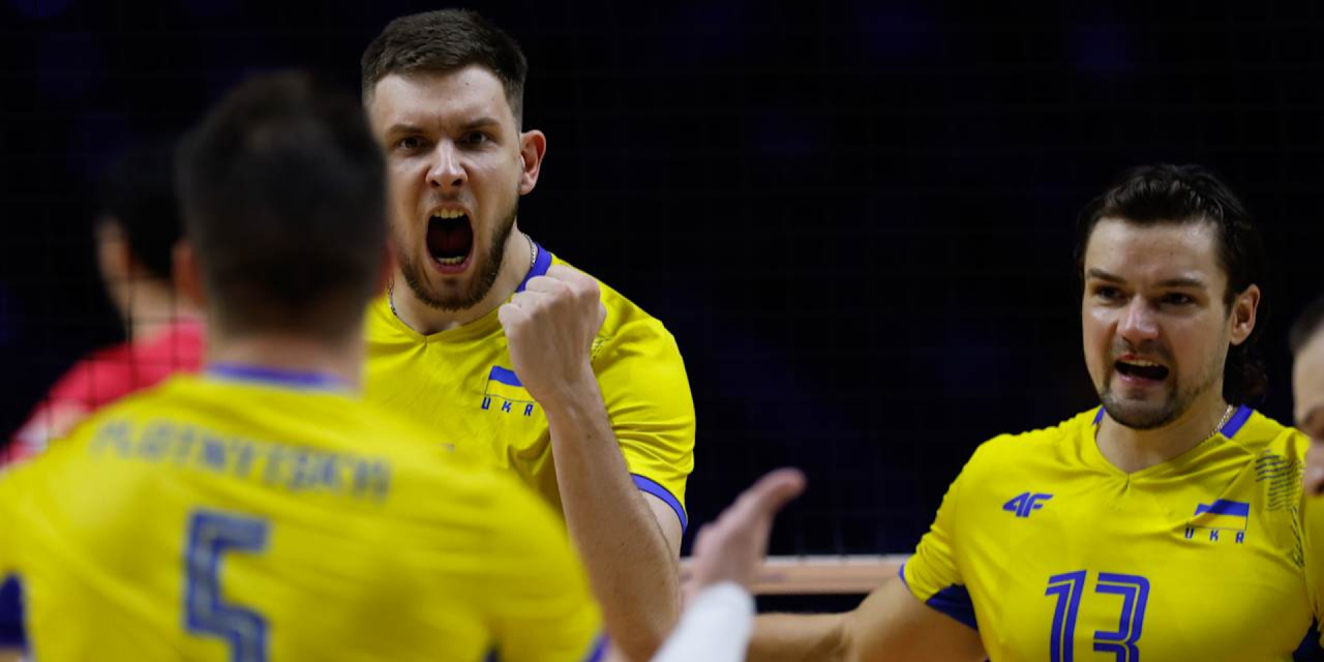 Украинцы праздновали победу (Фото: en.volleyballworld.com)