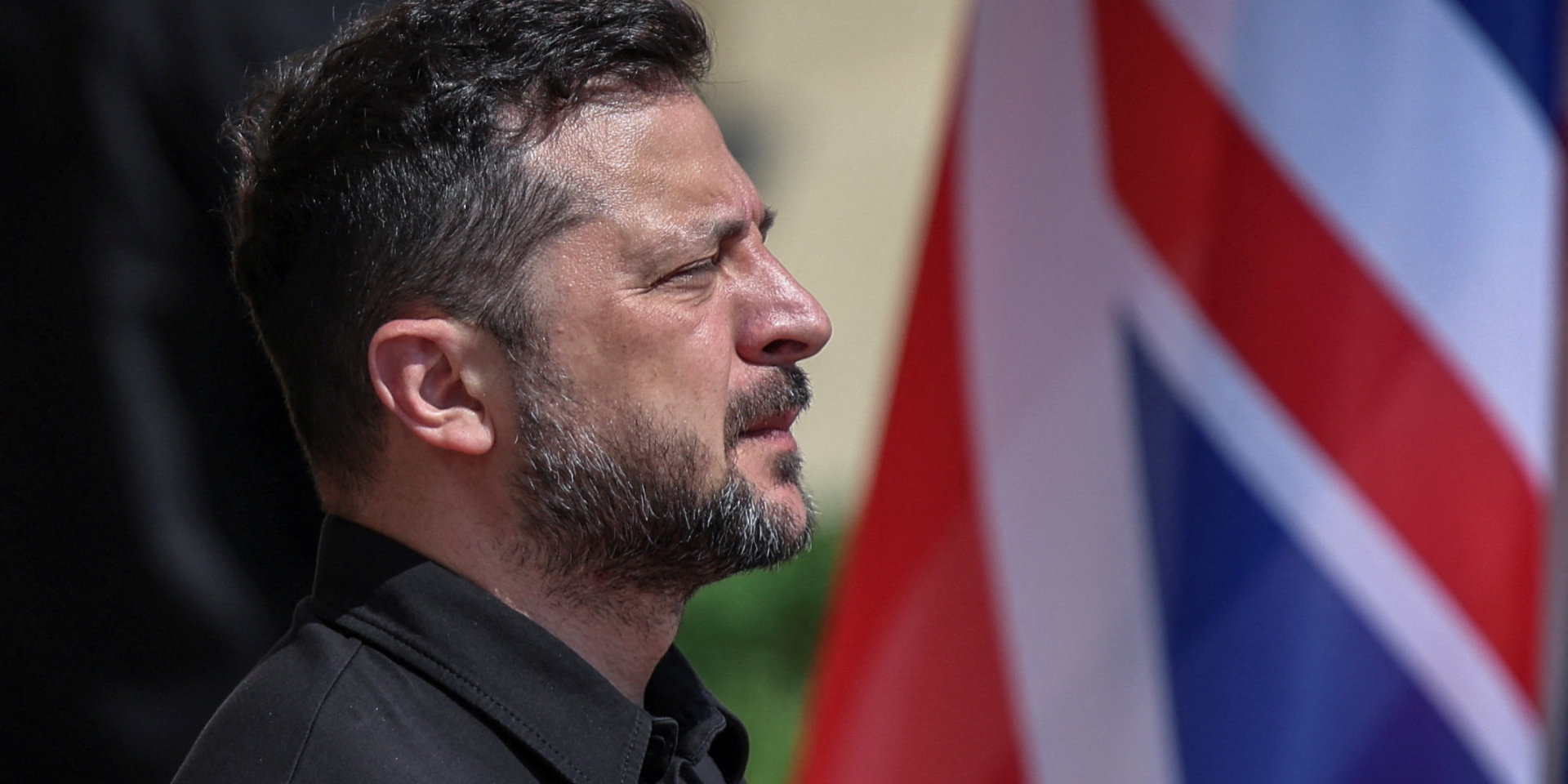 Президент Володимир Зеленський зустрічає прем'єр-міністра Великої Британії Кіра Стармера у&nbsp;Києві, 16 липня 2026 року (Фото: REUTERS/Alina Smutko)