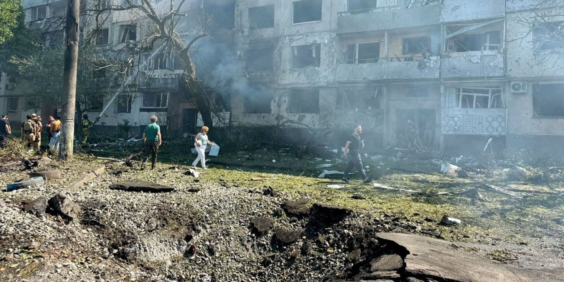 Багатоповерховий будинок у Павлограді після атаки КАБами 20 липня 2026 року (Фото: Дніпропетровська ОВА)