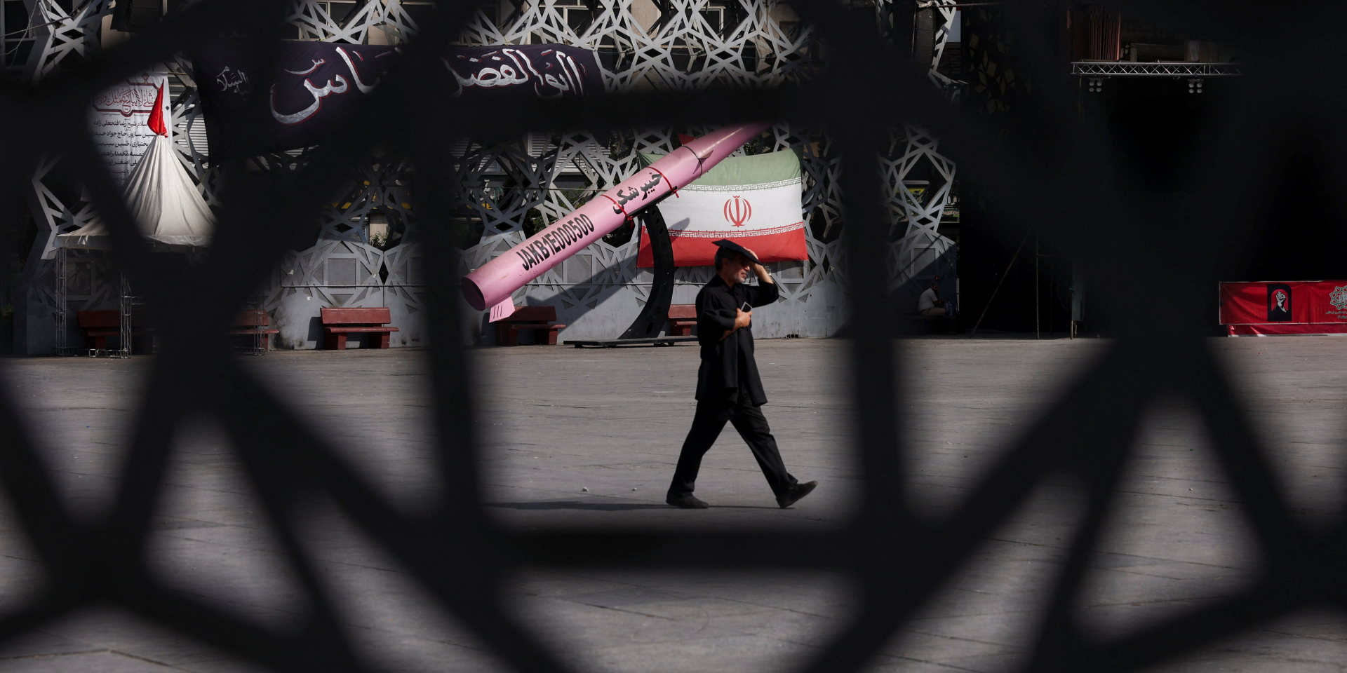 The U.S. is on the verge of a full-scale war with Iran (Photo: Majid Asgharipour / WANA (West Asia News Agency) via REUTERS)