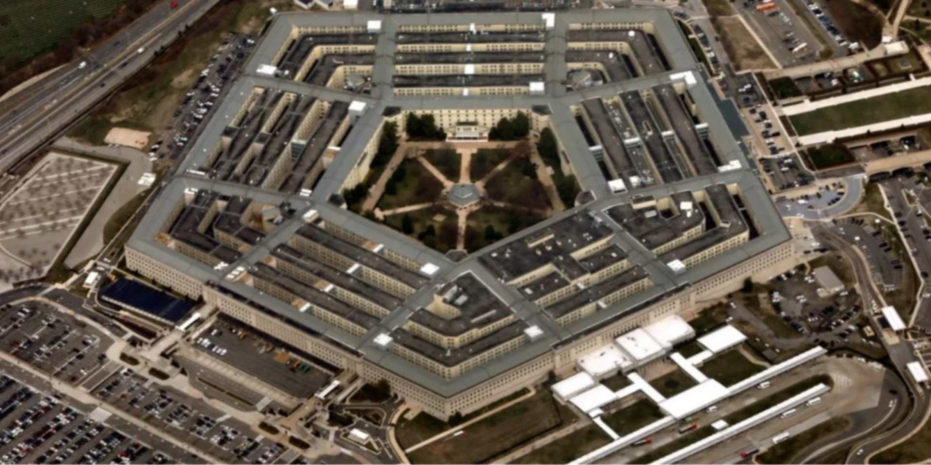 To bridge the gap until the 2027 fiscal year begins on Oct. 1, the Pentagon is already moving money around, The Washington Post reported (Photo: REUTERS/Yuri Gripas)