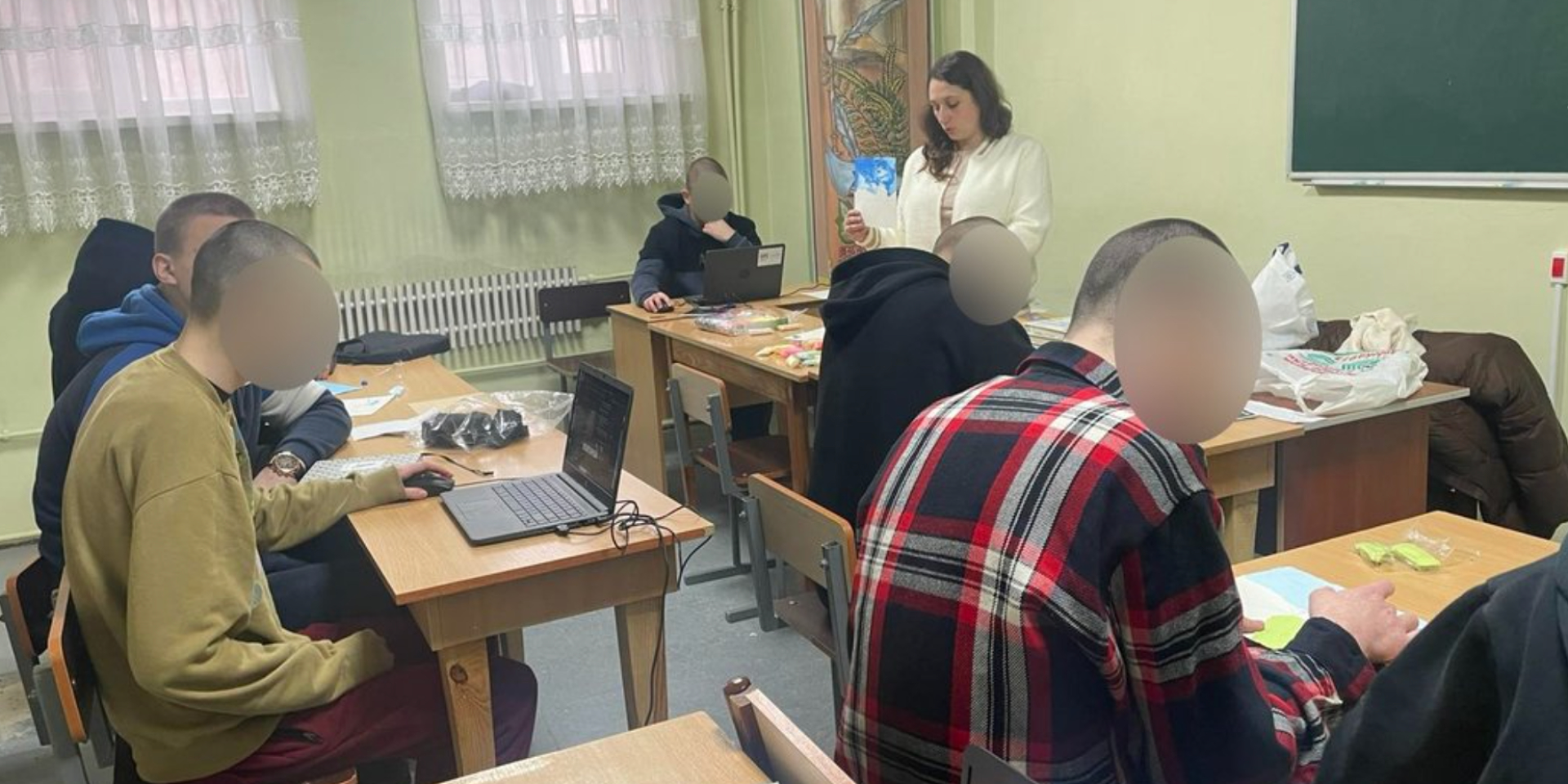 В Харьковском СИЗО 13 детей получают среднее образование (Фото: Дергачевский лицей № 4)