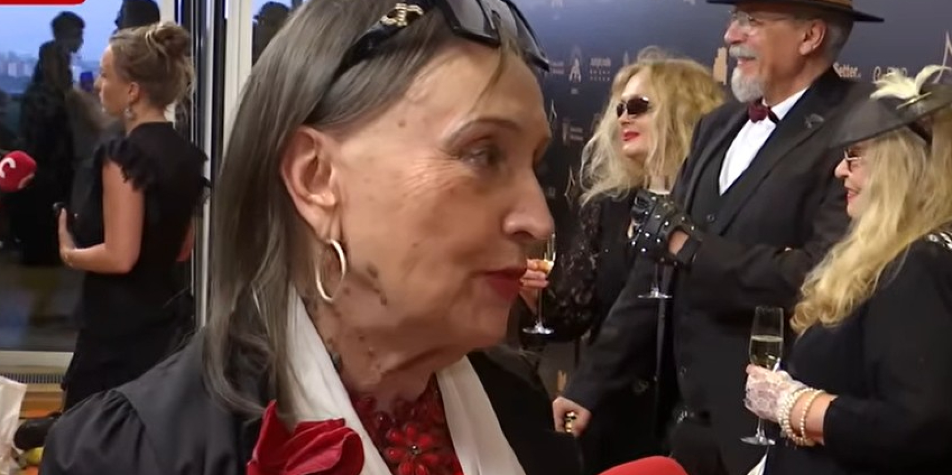 Лариса Кадочникова рассказала о серьезной болезни (Фото: Кадр из видео/ТСН Гламур)
