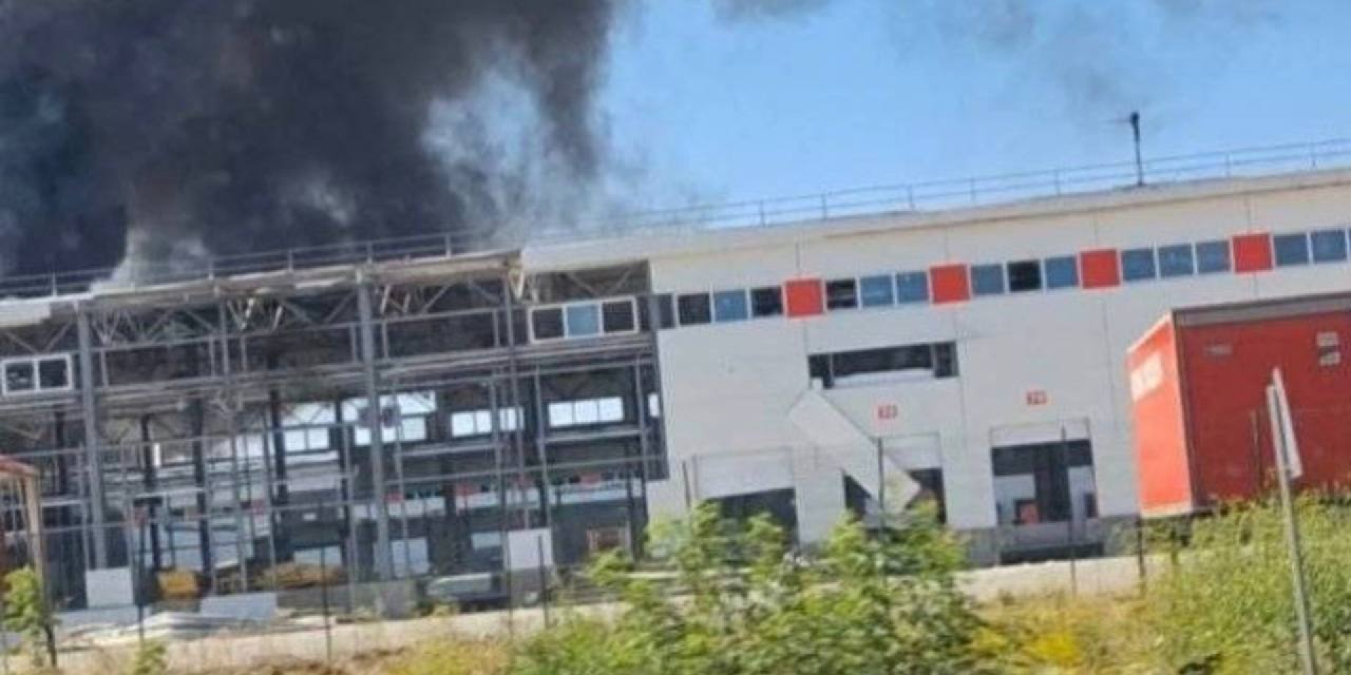 Россияне атаковали терминал Новой пошты в Харьковской области (Фото: Нова пошта)