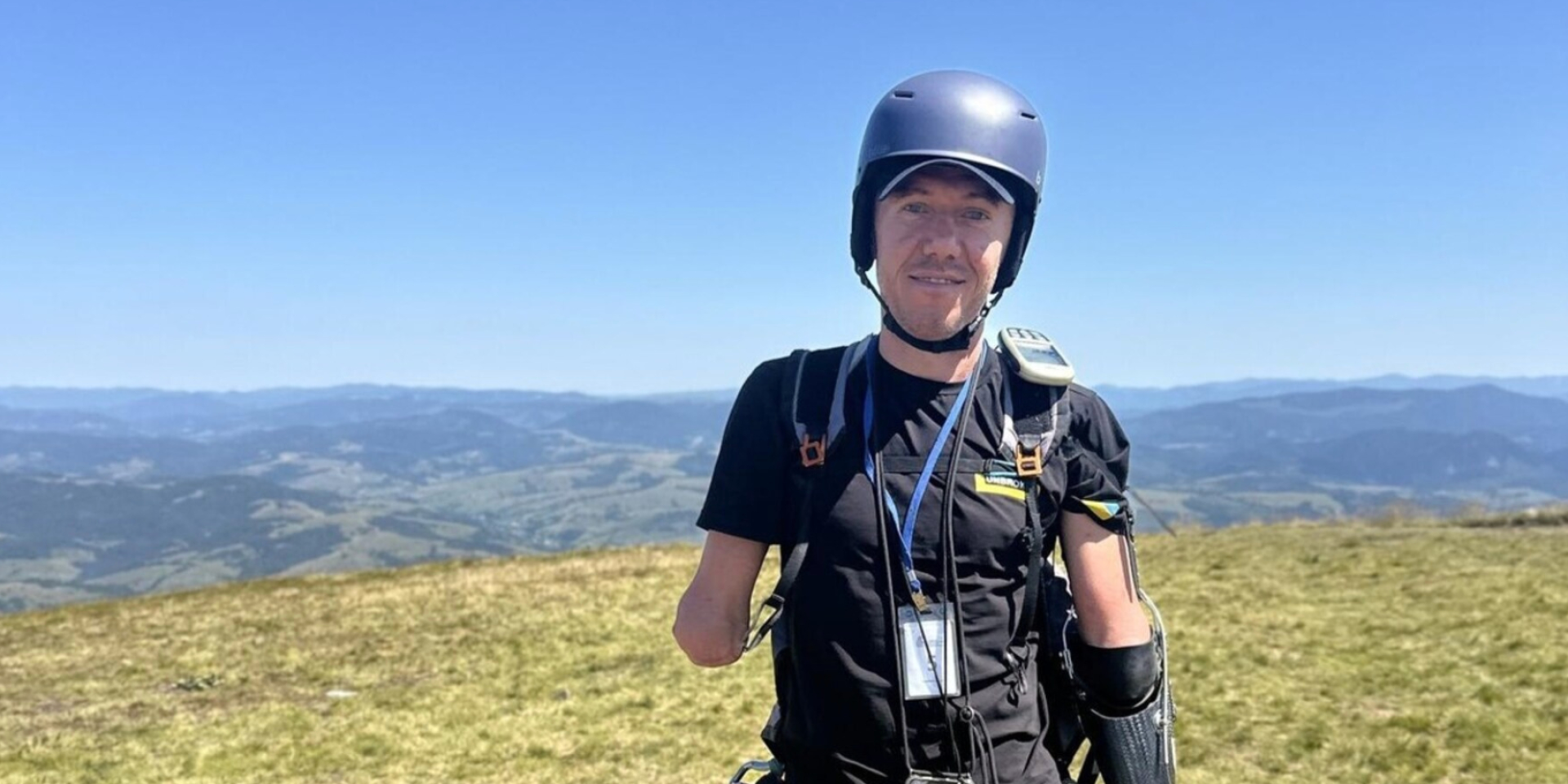 Veteran amputee Mykola Shot flew on a paraglider (Photo: Lviv City Council)
