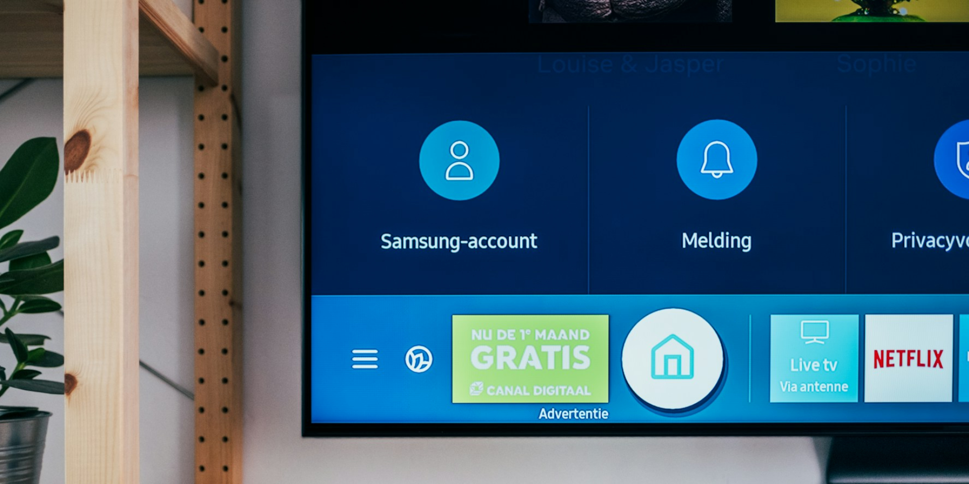 В приложениях для телевизоров Samsung обнаружили код для перехвата интернет-соединения (Фото: Unsplash)