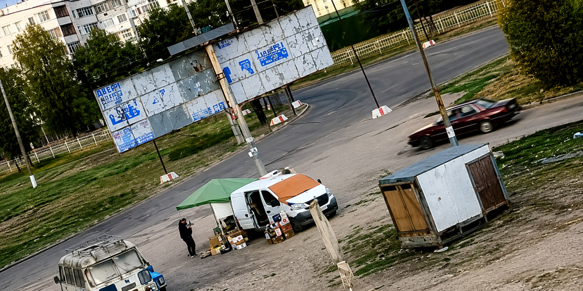 Russian drone hunts Kherson market vendor (Photo: Video screenshot / National Police)