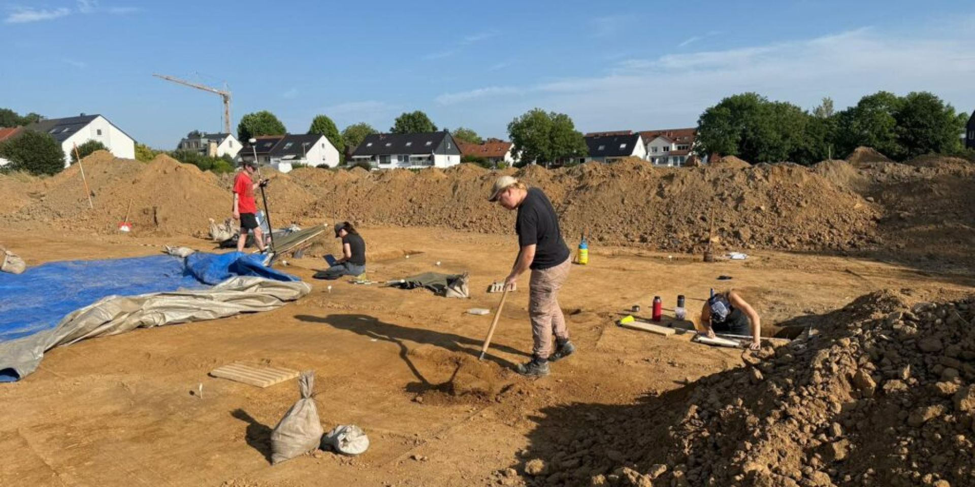 Археологи из LWL Archaeology for Westphalia раскапывают пробные траншеи (Фото: LQArchaeologie)