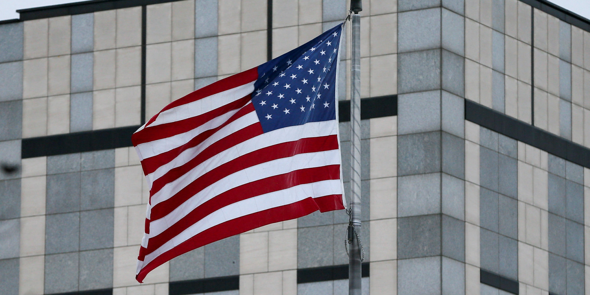 Здание посольства США в Украине (Фото: REUTERS/Valentyn Ogirenko)