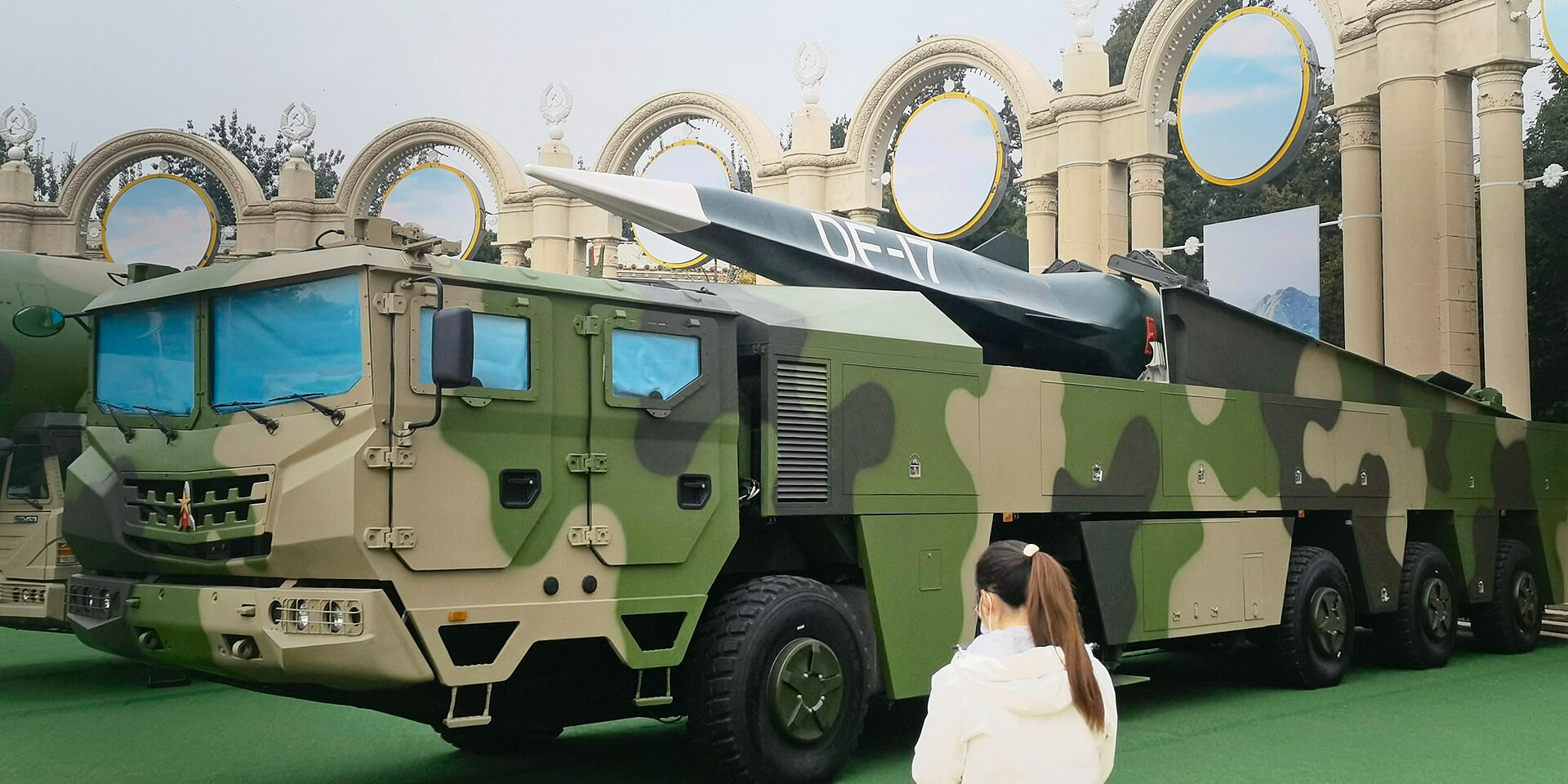 Китай впервые продемонстрировал DF-17 во время военного парада по случаю Национального дня 2019 года в Пекине (Фото: Википедия)