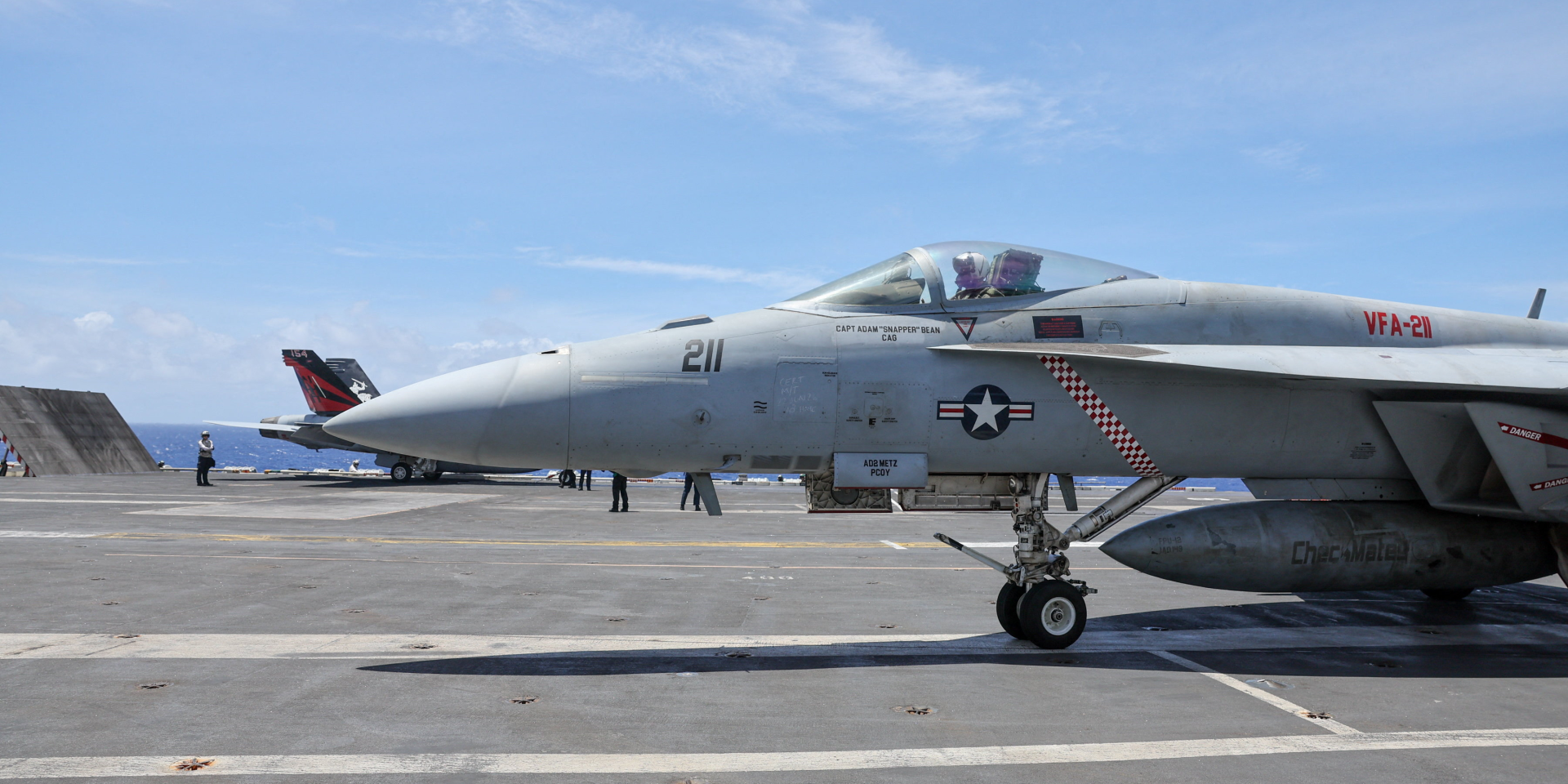 An F-18 fighter jet (Photo: REUTERS/Marco Garcia)