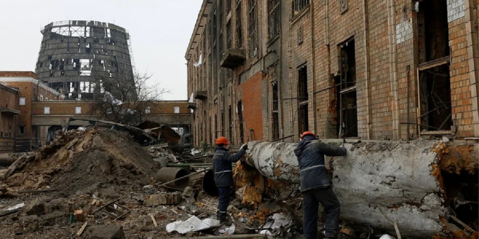 The aftermath of Russian strikes on Kyiv energy infrastructure (Photo: REUTERS/Valentyn Ogirenko)