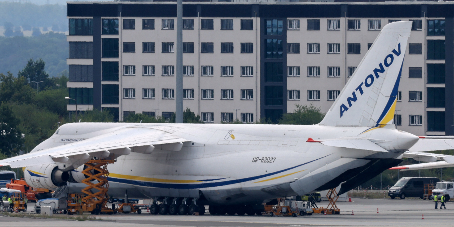 Ukrainian An-124 aircraft at Leipzig/Halle Airport (Photo: REUTERS/Axel Schmidt)