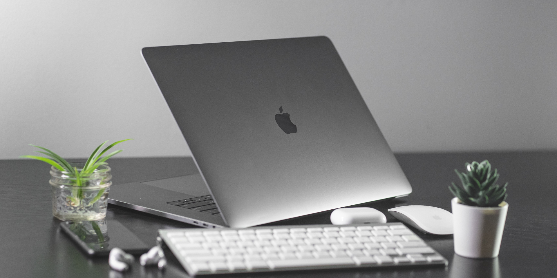 Сколько живет батарея MacBook: 8 скрытых врагов вашего аккумулятора (Фото: pexels.com)