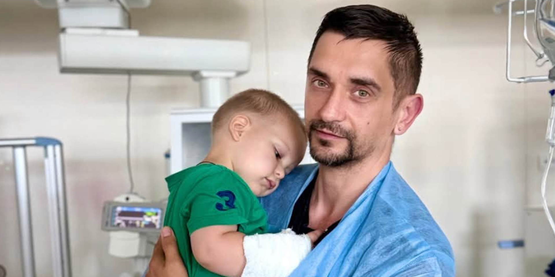 В Киеве двухлетнего мальчика укусила змея, медики спасли ребенка (Фото: Facebook НДСБ Охматдет)