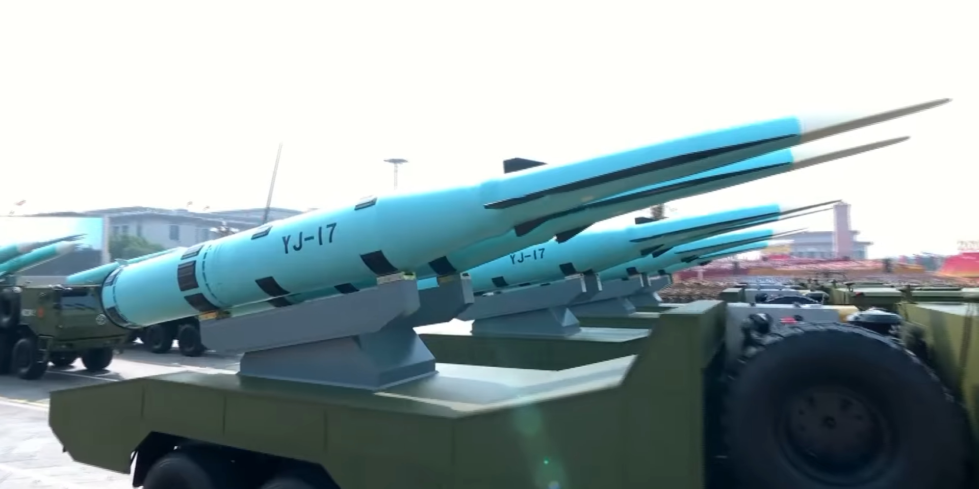 Гиперзвуковая противокорабельная аэробаллистическая ракета YJ-17 на параде в Китае (Фото: Википедия)