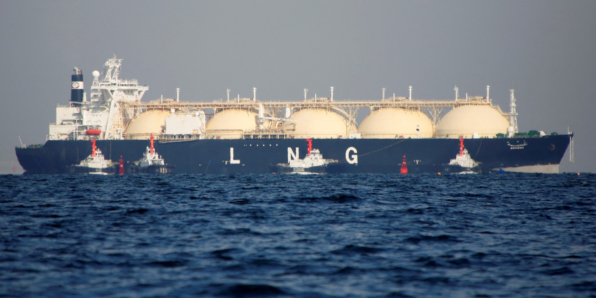 Creating a shadow fleet for LNG is much more difficult due to the high technological sophistication of cryogenic gas carriers (illustrative photo) (Photo: REUTERS/Issei Kato/File Photo)