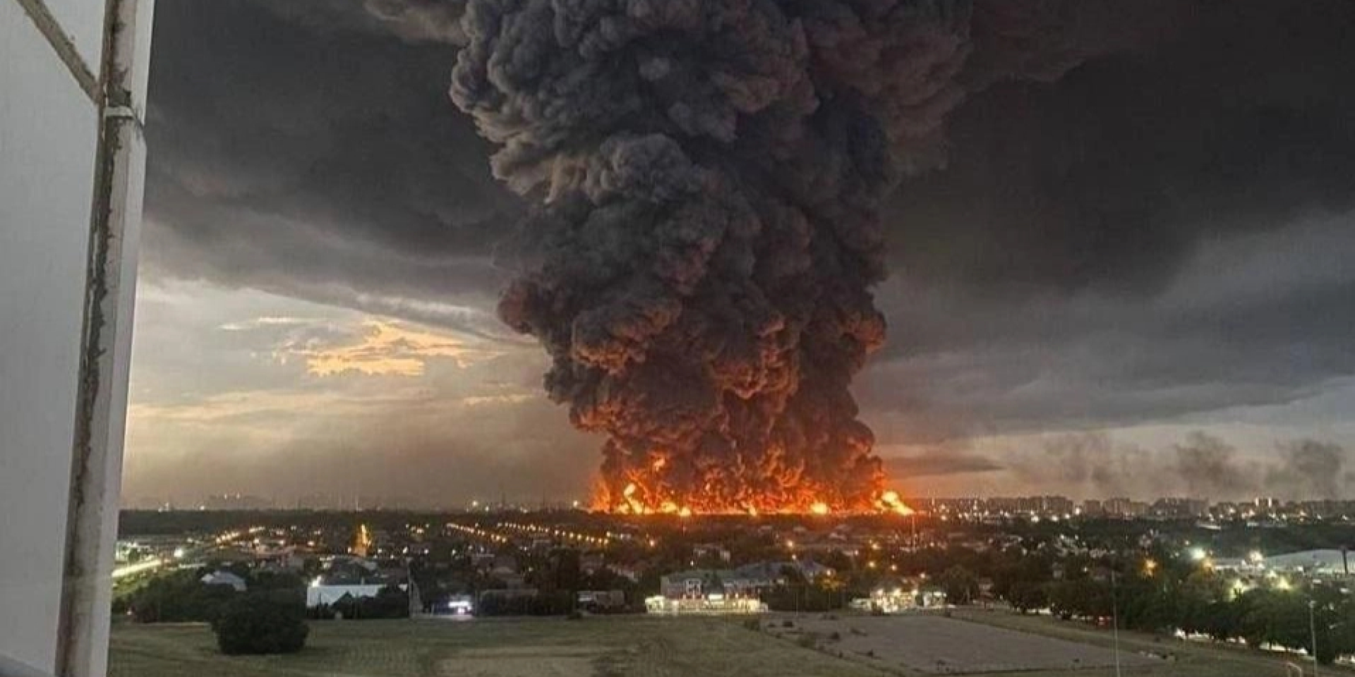 Wildberries warehouse in Krasnodar on fire after a Ukrainian strike on July 22, 2026 (illustrative photo). (Photo: Russian Telegram channels)