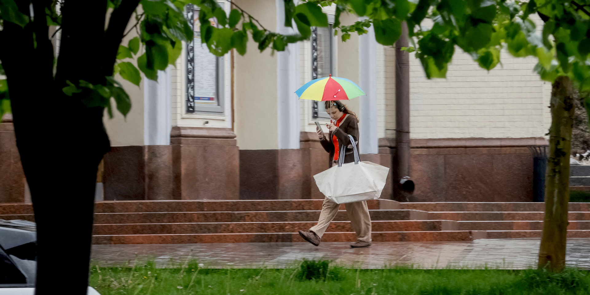 Украинцев ждет повышение температуры и ее последующее небольшое снижение (Фото: REUTERS/Gleb Garanich)
