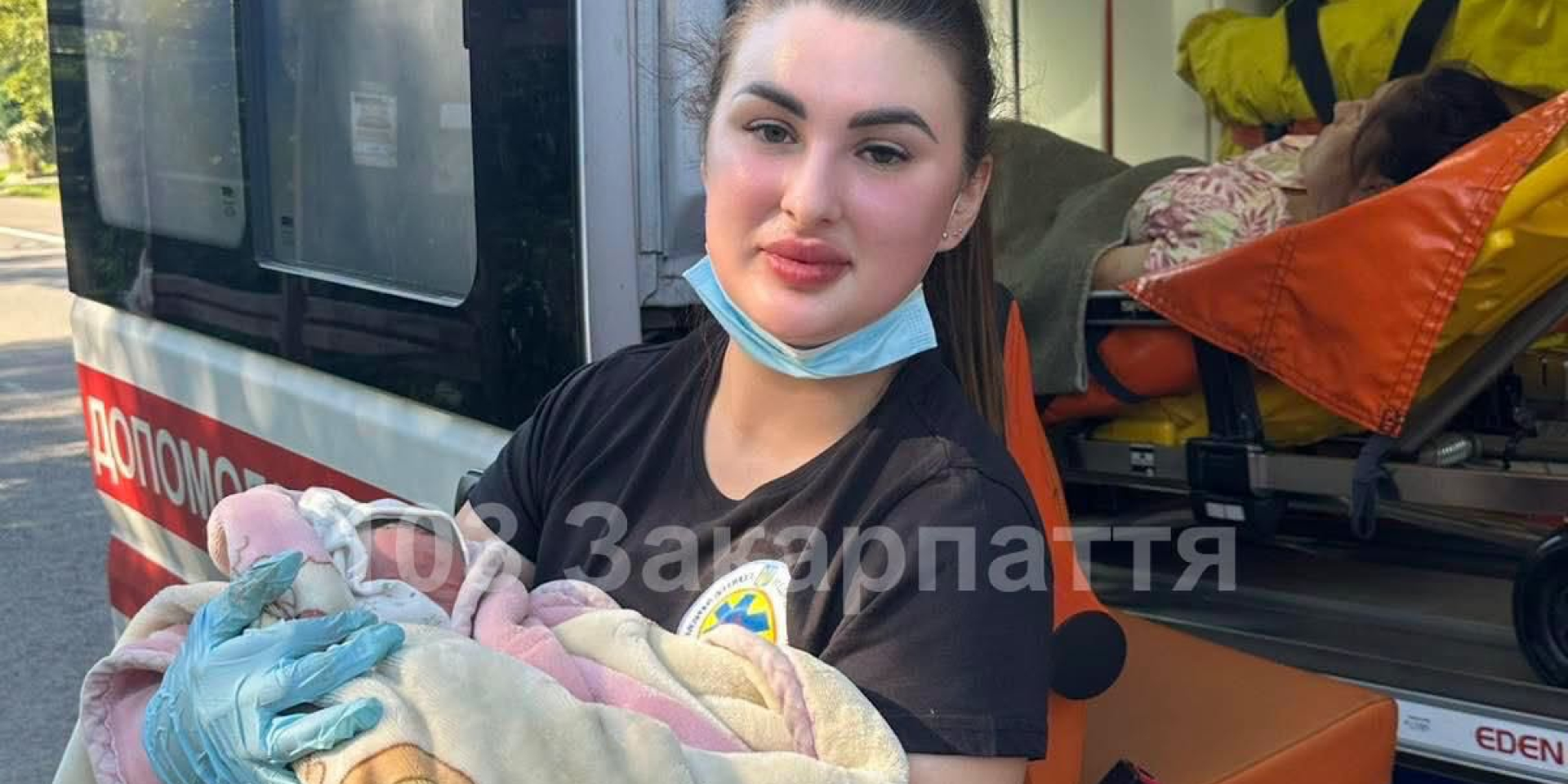 Женщина родила, не зная о беременности (Фото: 103 Закарпаття/Facebook)