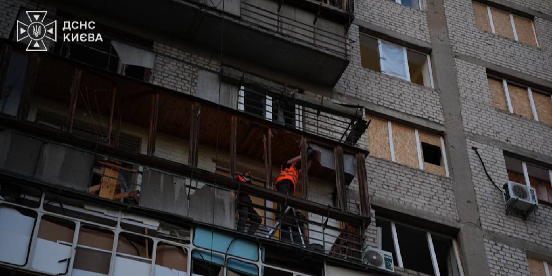 Recovery work at the site is scheduled to resume in the morning (Photo: @dsns_kyiv)