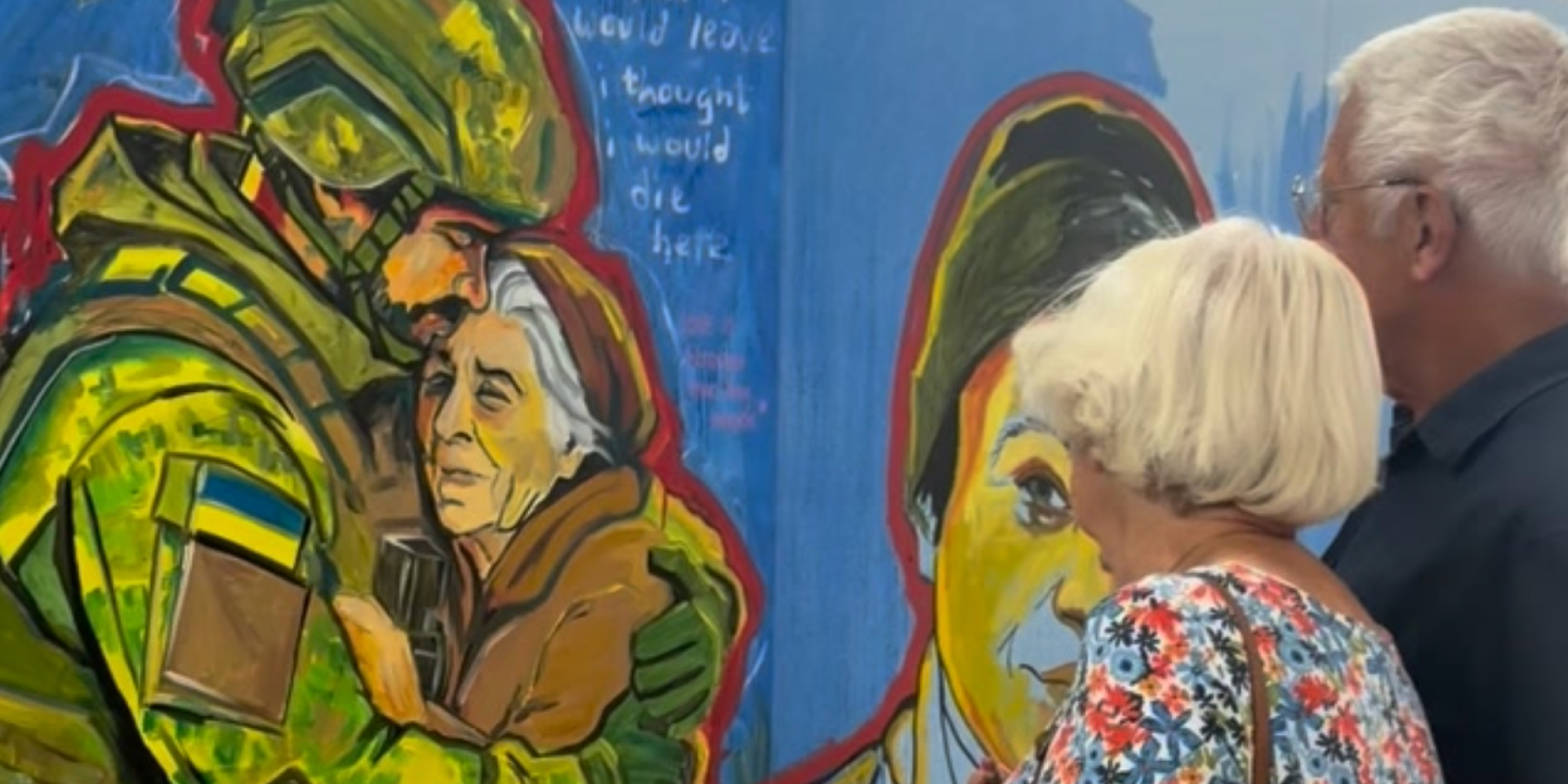 50-meter-long painting with words of support for the British will be brought to Ukraine (Photo: Screenshot of the Instagram video haines.art)