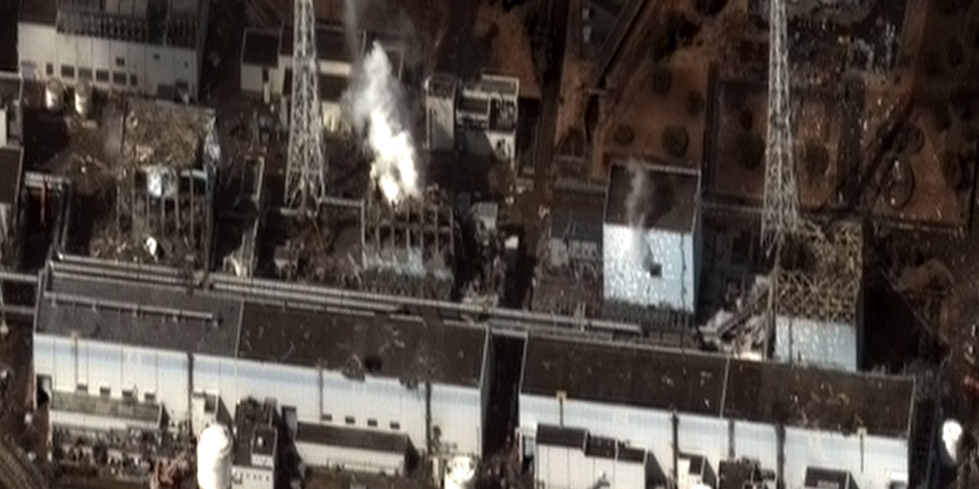 Снимок станции 16 марта 2011 года (Фото: Digital Globe.)