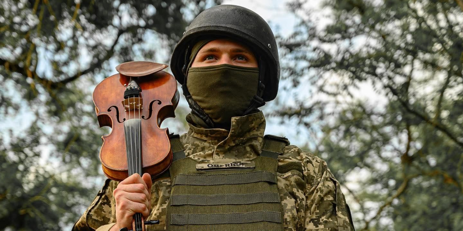 Моисей Бондаренко сыграл на скрипке ко Дню Независимости (Фото: Мойсей Бондаренко/Facebook)