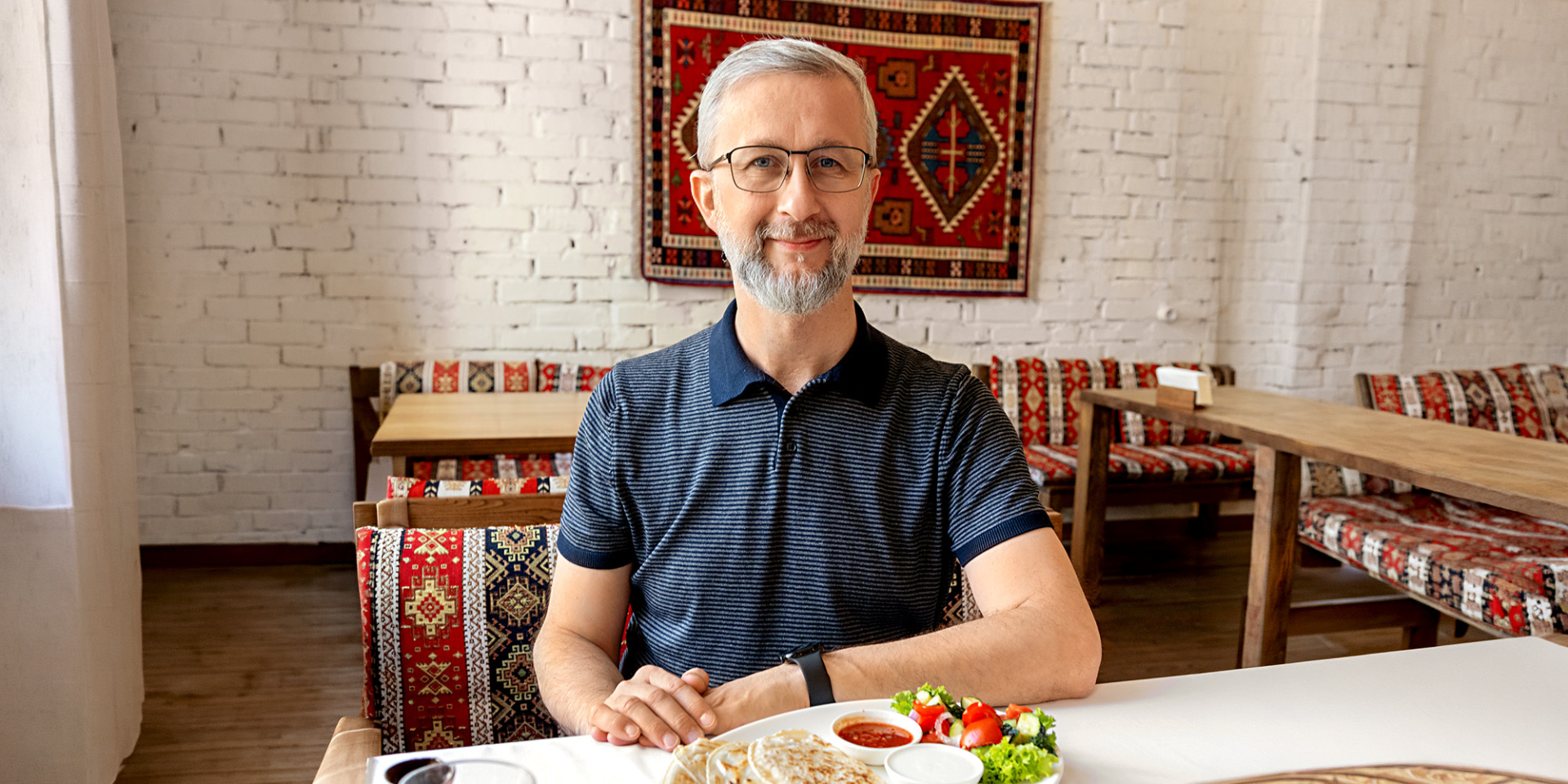 Нариман Джелял — крымский татарин, первый заместитель председателя Меджлиса крымскотатарского народа, политзаключенный РФ, проведший за российской решеткой более двух лет. Уже больше года он занимает должность посла Украины в Турецкой Республике. (Фото: Олег Сошко)