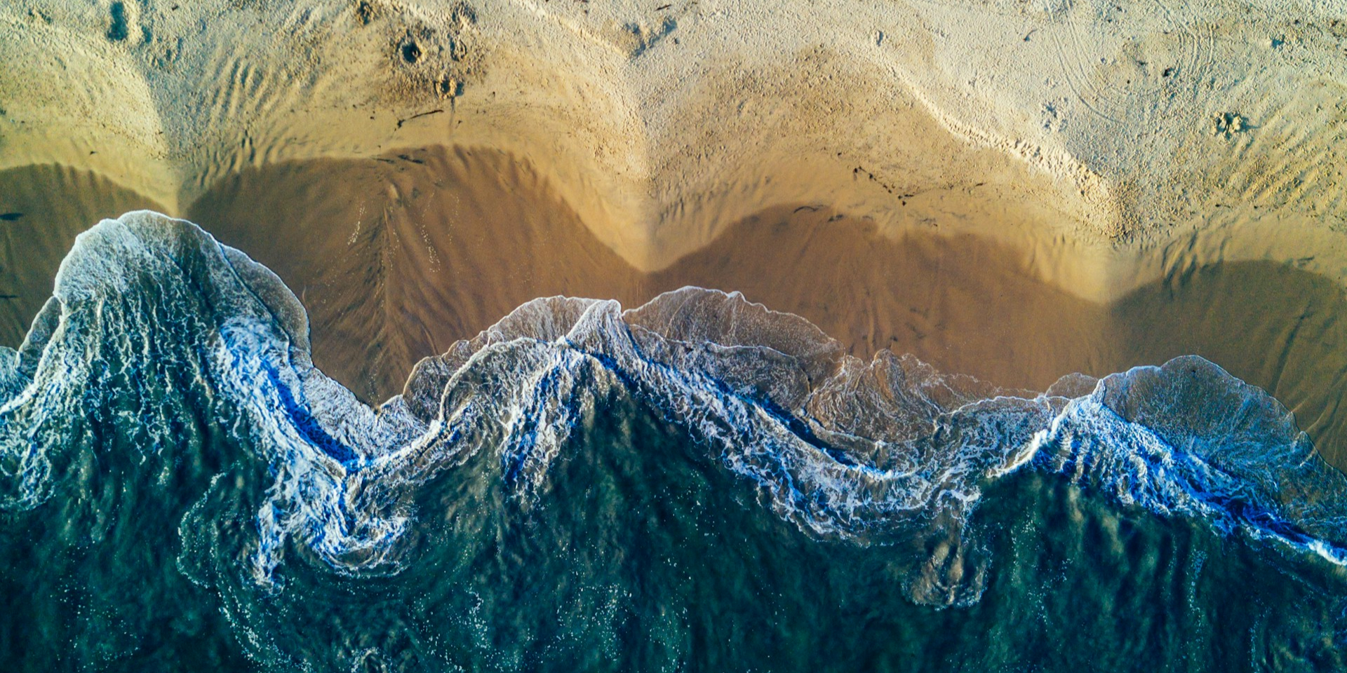 Традиционно приливы измеряют с помощью датчиков уровня воды (Фото: unsplash)
