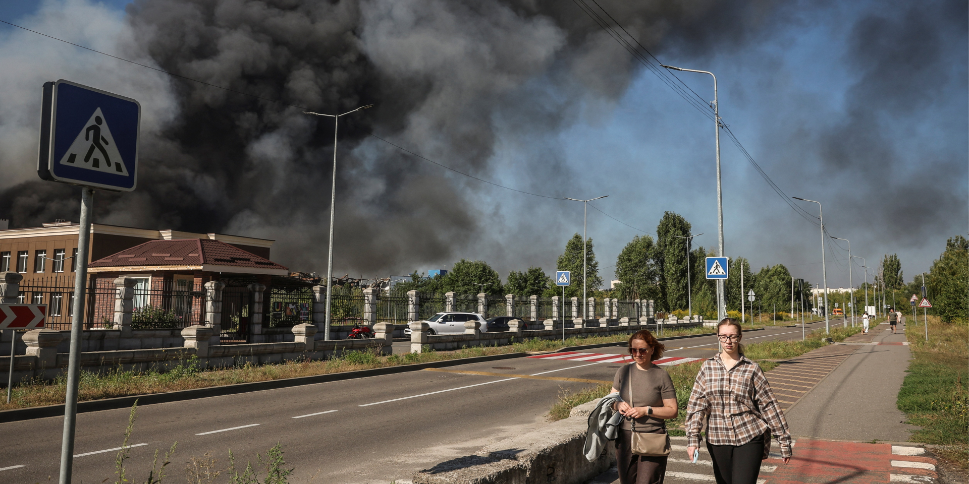 Через напрямок вітру дим може поширюватися в бік столиці (фото ілюстративне) (Фото: REUTERS/Alina Smutko)