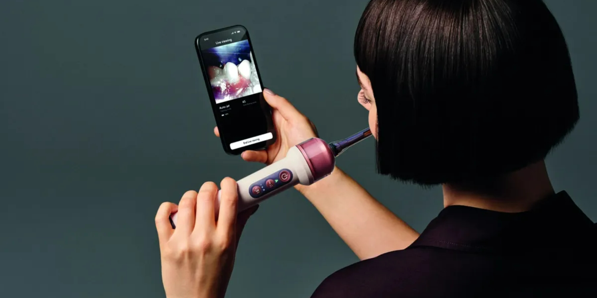 Щетка под названием CameraJet — первая зубная щетка со встроенной камерой (Фото: Dyson)