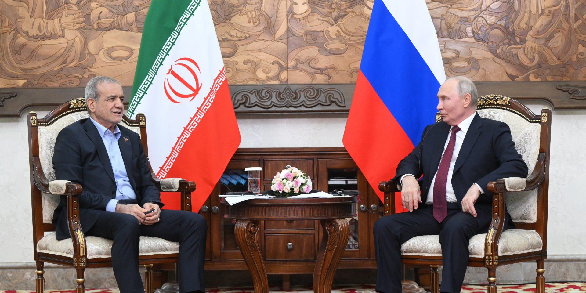 Iranian President Masoud Pezeshkian and Russian dictator Vladimir Putin (Photo: Sputnik/Kristina Solovyova/Pool via REUTERS)