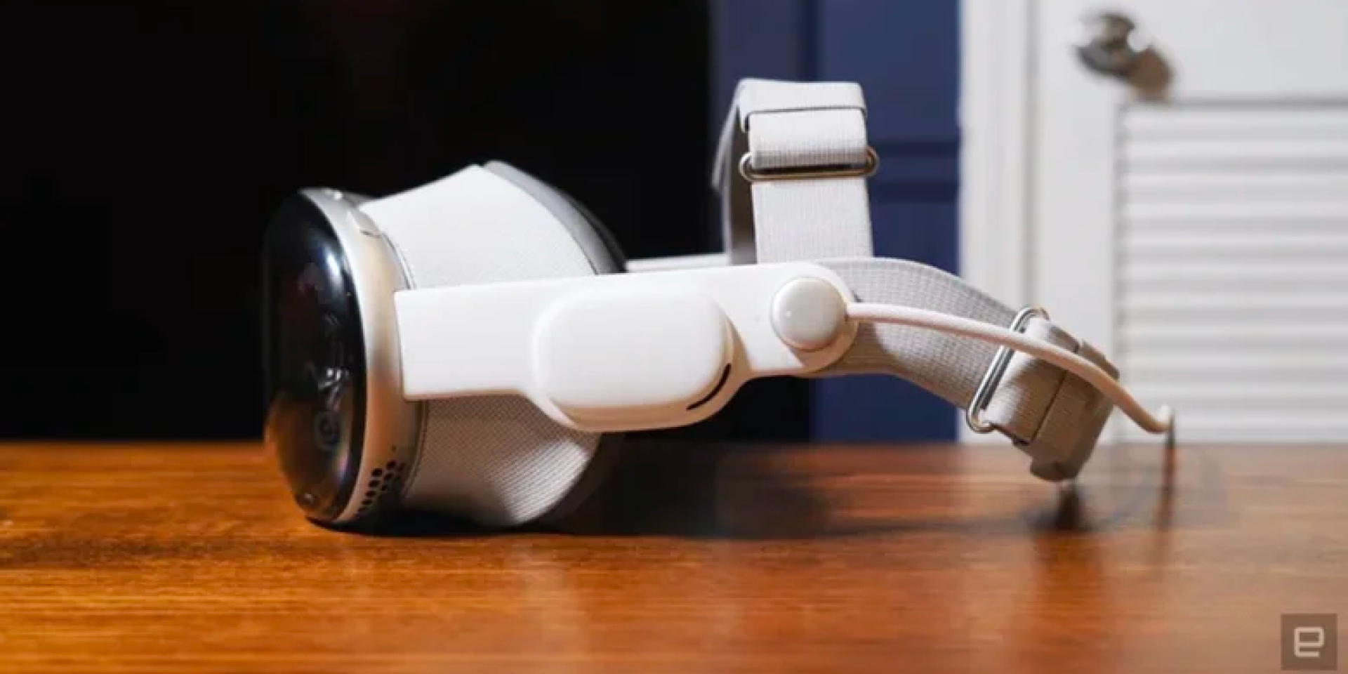 Во время операции хирург использовал Apple Vision Pro, чтобы одновременно видеть реального пациента и цифровую информацию (Фото: Devindra Hardawar for Engadget)