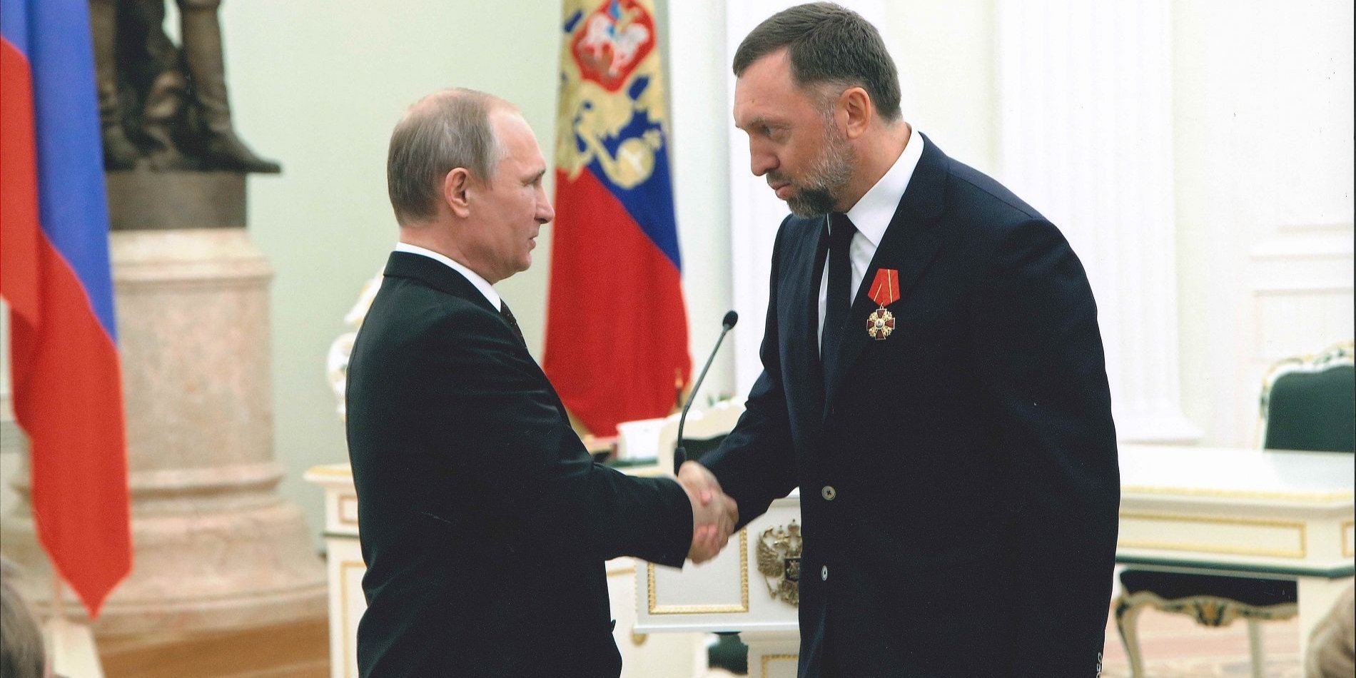 Российский диктатор Владимир Путин и крупнейший акционер Русала олигарх Олег Дерипаска (Фото: investigator.org.ua)
