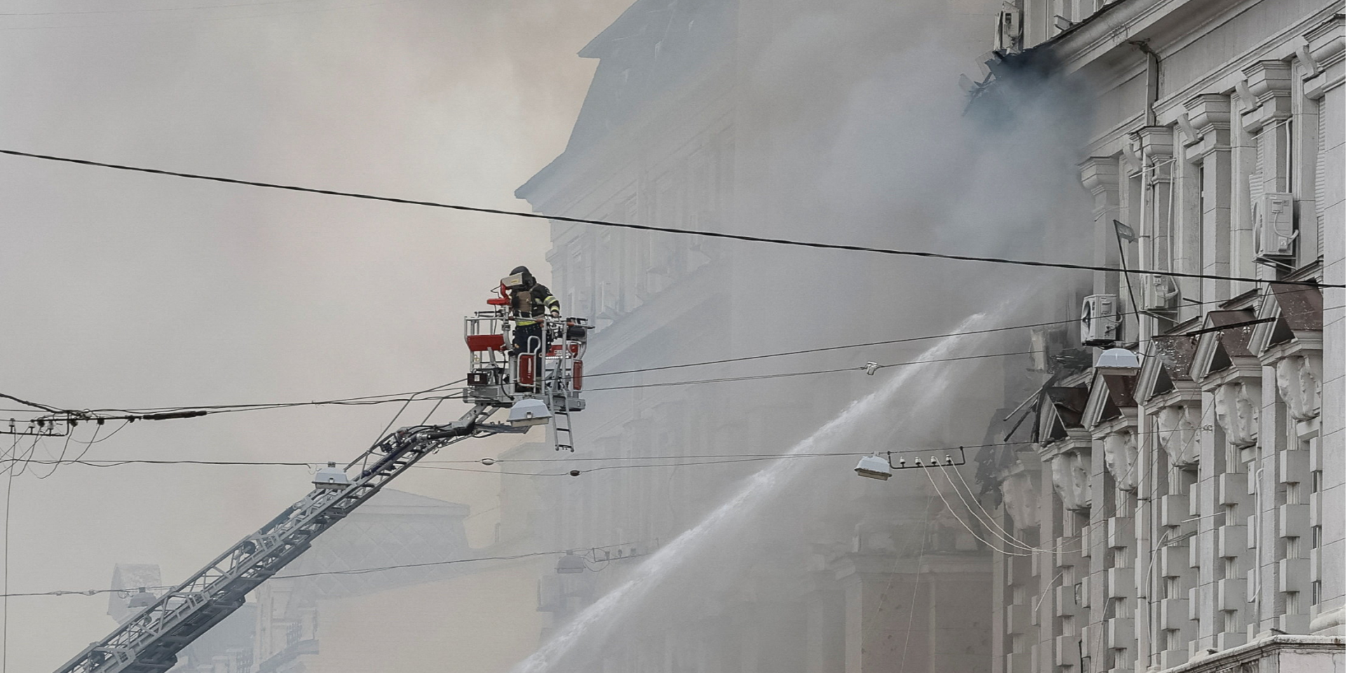 Последствия российского удара по центральному зданию СБУ в Киеве (Фото: REUTERS/Gleb Garanich)