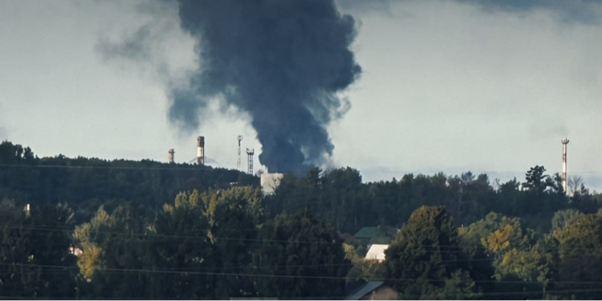 Fire at an oil refinery in Ryazan, Russia, after a Ukrainian drone attack on Sept. 6, 2026. (Photo: Defense Intelligence of Ukraine / Telegram)