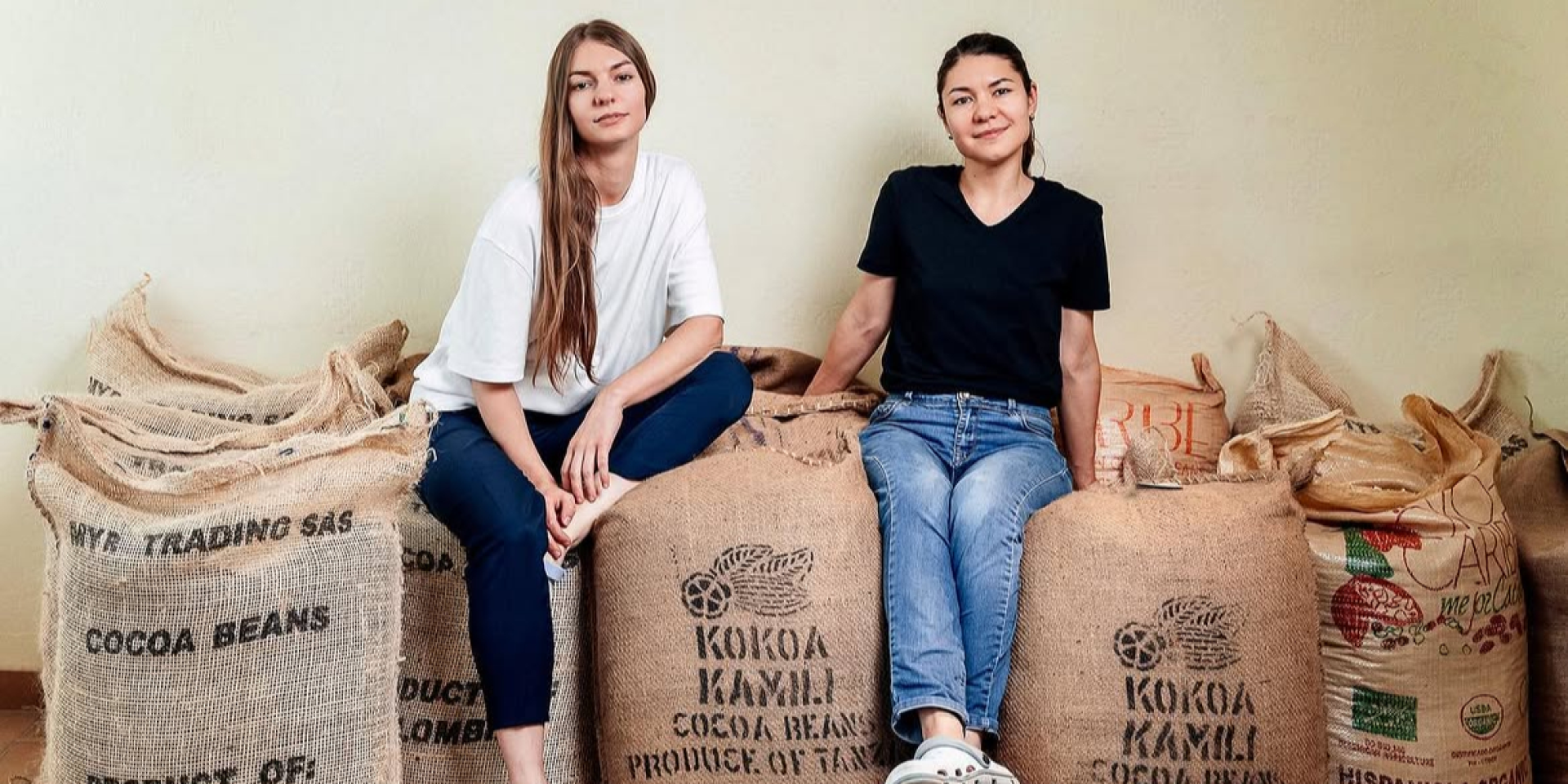 Елена Голоденко и Александра Осипова (Фото: Instagram @sisters.a.choco)